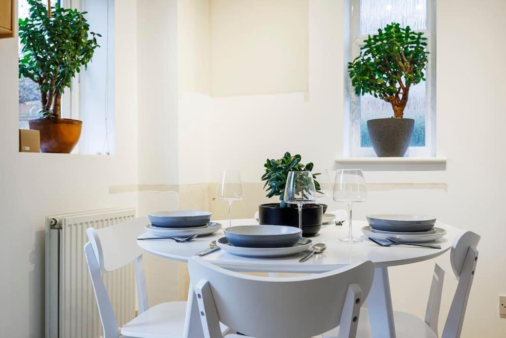 Stylish 3-bed East Contractors Parking Sleeps 5 Near Excel *