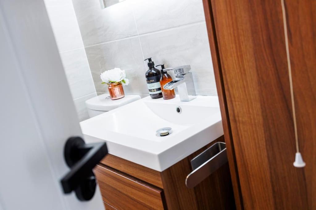 Casa vacanze Stylish 3-bed East Contractors Parking Sleeps 5 Near Excel *