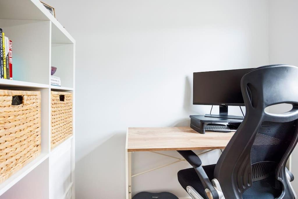 Casa vacanze Stylish 3-bed East Contractors Parking Sleeps 5 Near Excel Londra