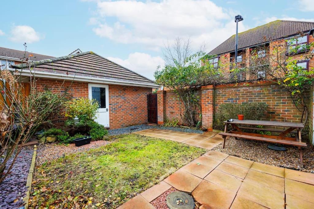 Stylish 3-bed East Contractors Parking Sleeps 5 Near Excel Londra