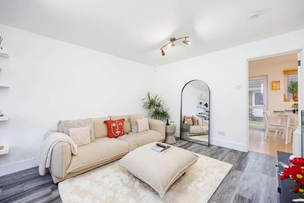 Casa vacanze Stylish 3-bed East Contractors Parking Sleeps 5 Near Excel *