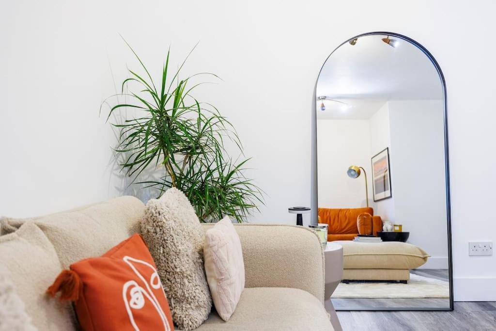 Stylish 3-bed East Contractors Parking Sleeps 5 Near Excel Casa vacanze