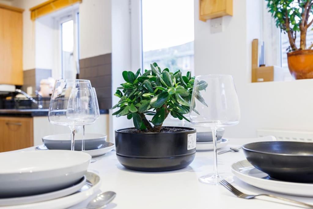 Stylish 3-bed East Contractors Parking Sleeps 5 Near Excel Casa vacanze